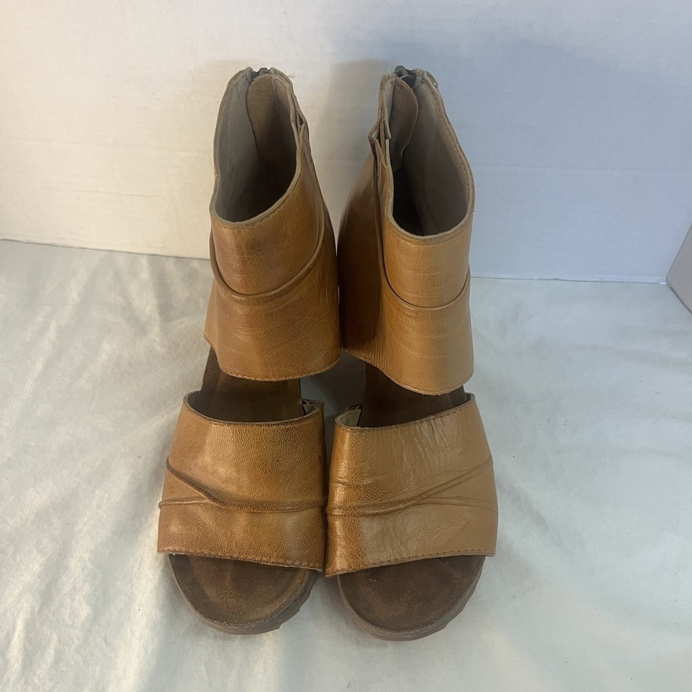 Diba Wedge Womens 6.5M Leather Sandal‎ Camel Color